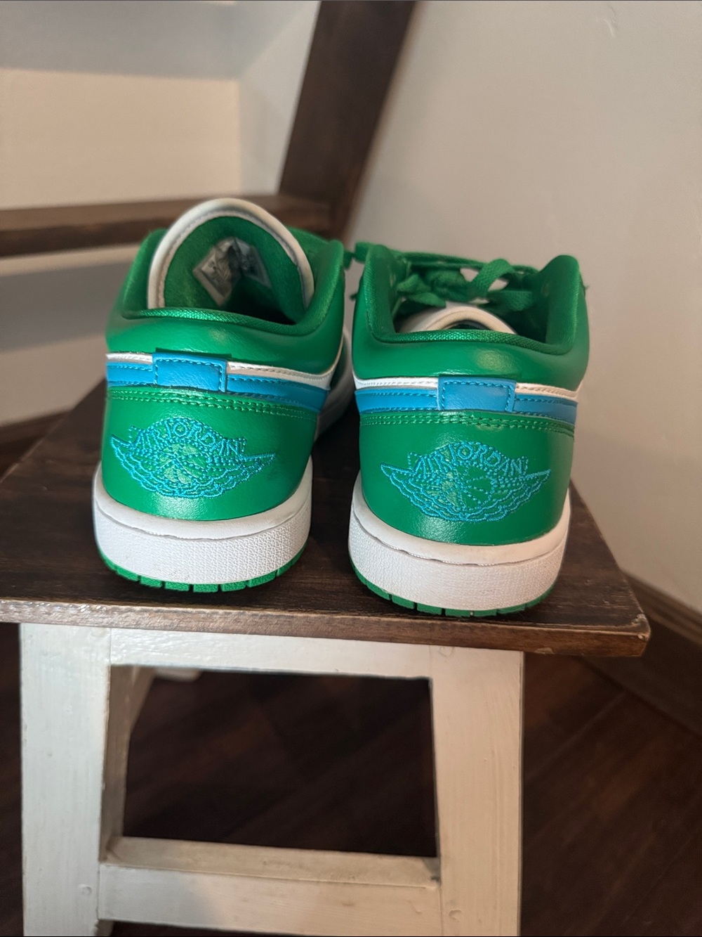 Jordan Low Top Sneakers Green White Blue - Picture 2 of 4
